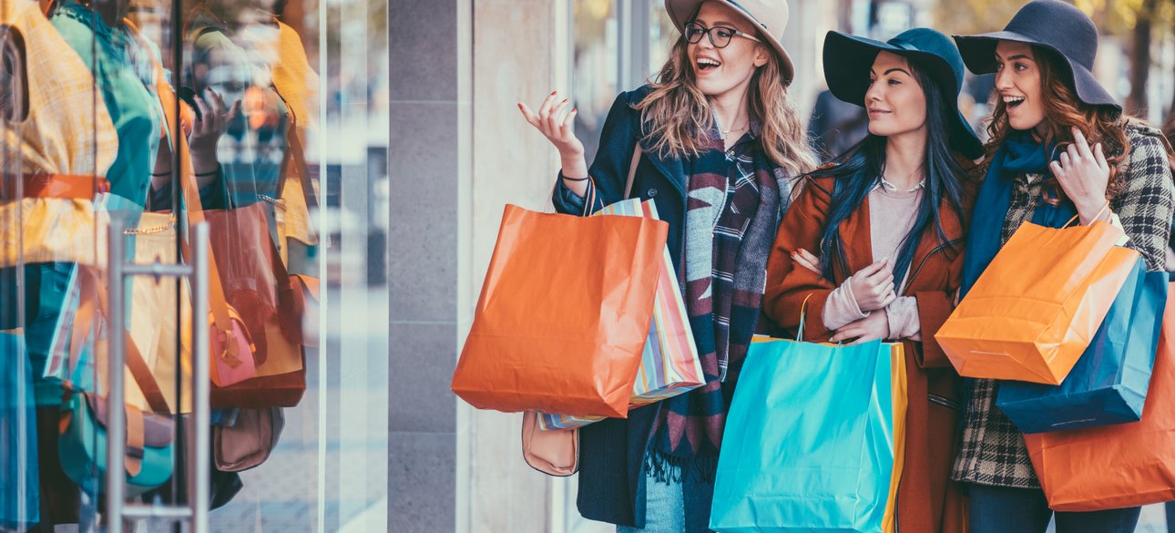 Женщины, пораженные шопоголизмом - страстью к покупкам