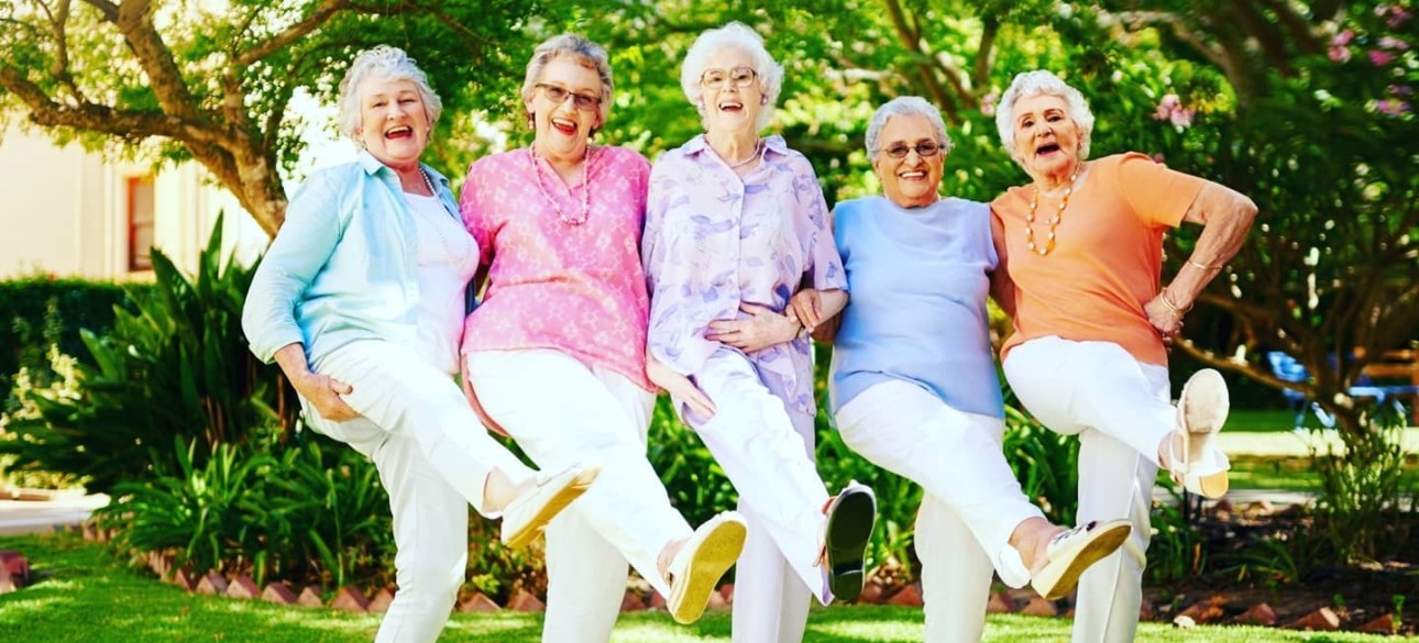 Довголіття, здоров'я, пенсіонери, люди похилого віку, радість, танці, правильне харчування