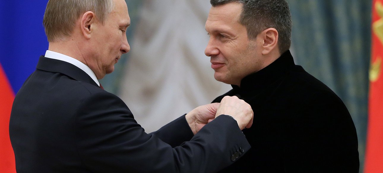 Владимир Путин, Владимир Соловьев, Владимир Путин, Владимир Соловьев, российская пропаганда, президент России, российская пропаганда, пропагандист, президент России