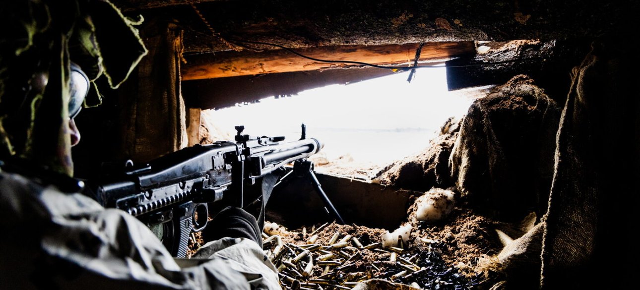 солдат, окоп