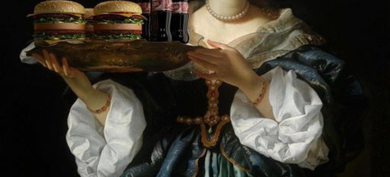 Гамбургеры и картофель фри в интерьере картины эпохи Возрождения.