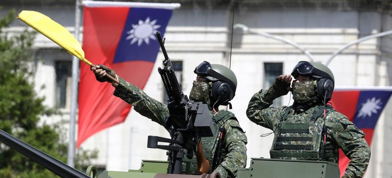 Солдаты тайваньской армии на параде