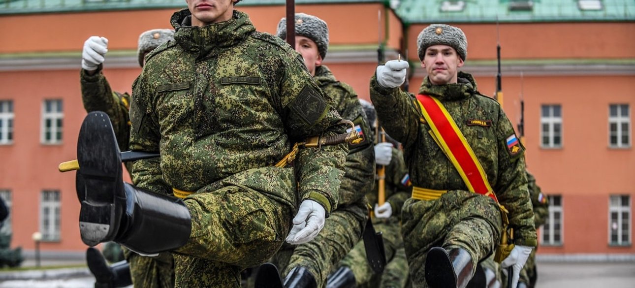 ЗС РФ, солдати, плац