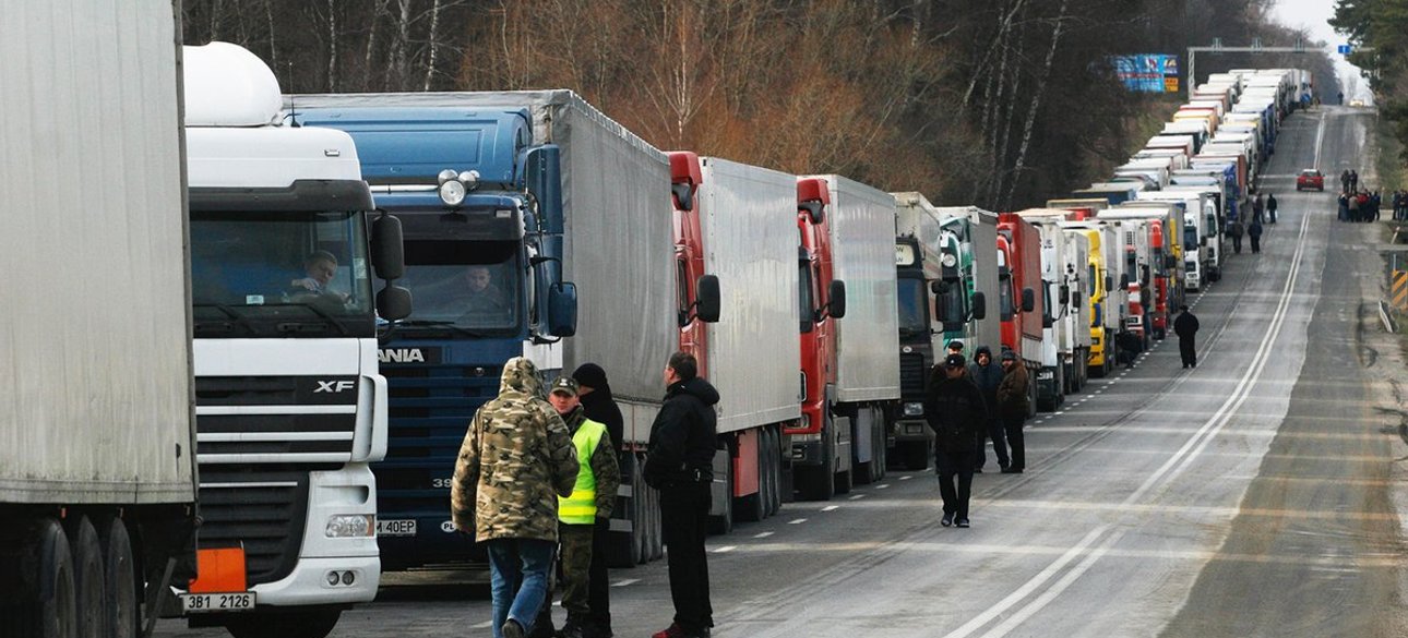 фуры, грузовики, автомобили, затор, пробка