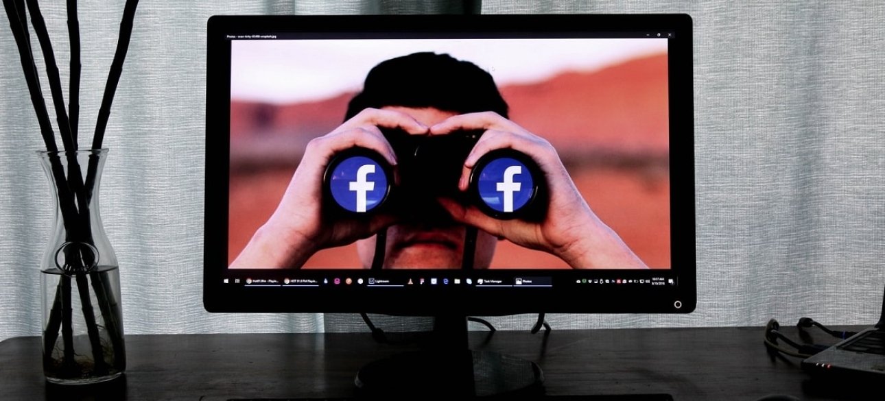 Facebook, комп'ютер, монітор