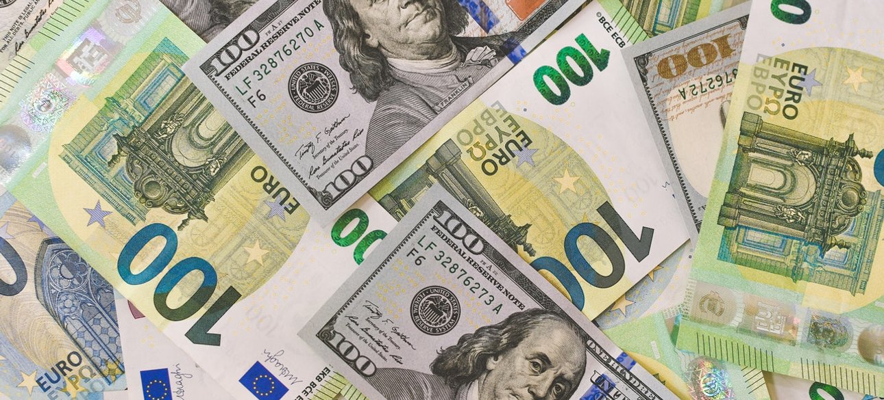 долари, євро, валюта