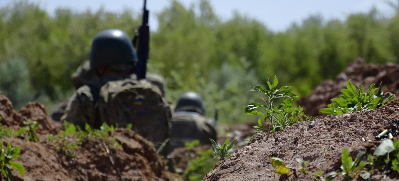 In an effort to develop a breakthrough under the reeds, Russian troops increase ...