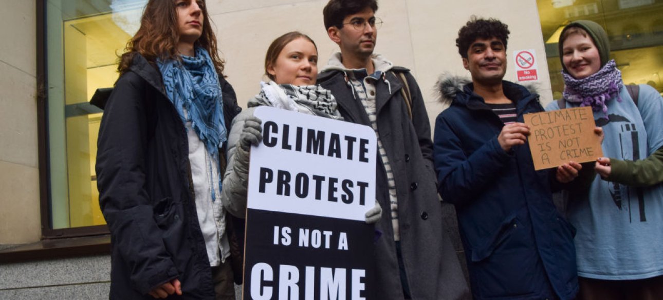 грета тунберг, митинг, экология, климатический активизм, суд над Гретой Тунберг
