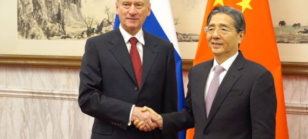 Сфекретар Ради безпеки РФ Микола Патрушев, член Політбюро ЦК КПК Го Шенкунь