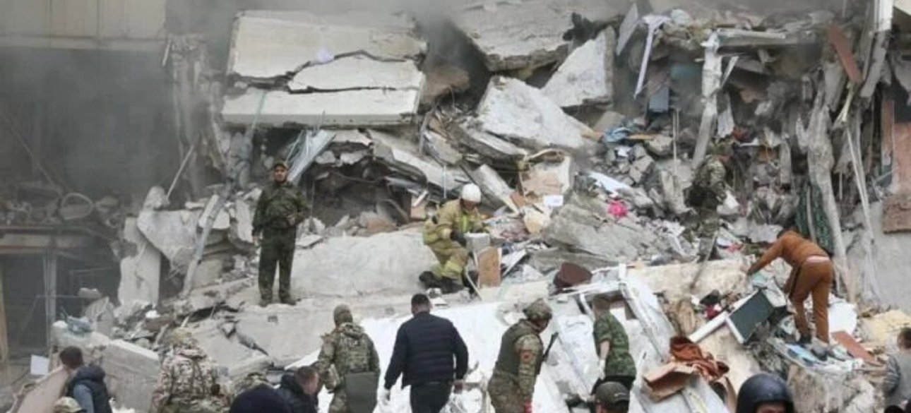 взрыв в белгороде, удар по многоэтажке в белгороде, белгород точка у, белгород ольха, удар по белгороду пво, причины обрушения дома в белгороде, белгород обломки ракеты