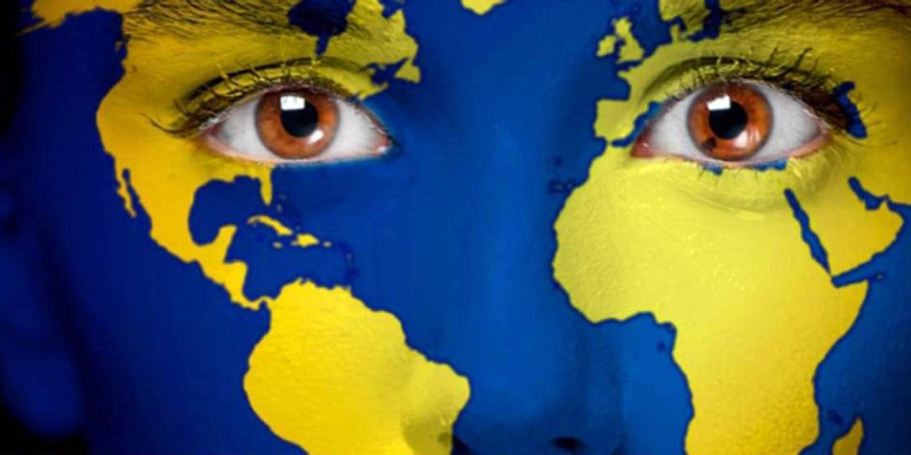 Земной шар в цветах Украины