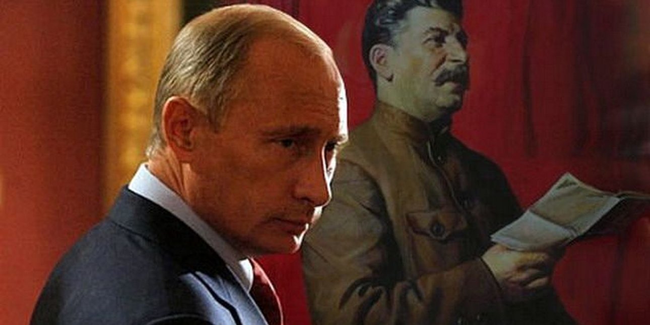 Путін на тлі портрета Сталіна