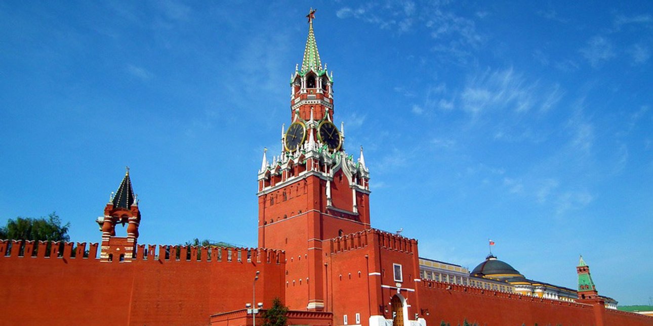 Стены и башни московского Кремля