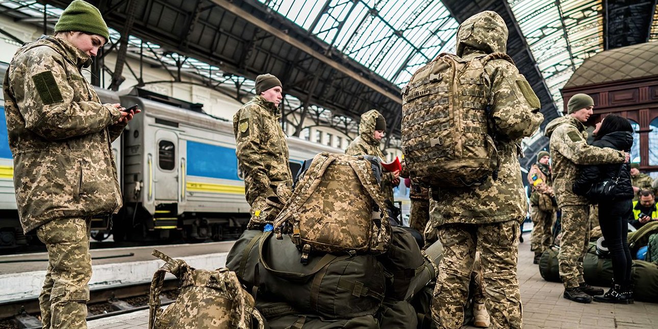 Мобилизация, военные