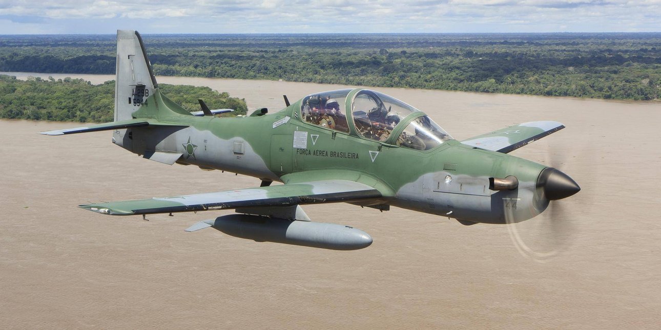 Самолет Эмбраер EMB-314 Super Tucano