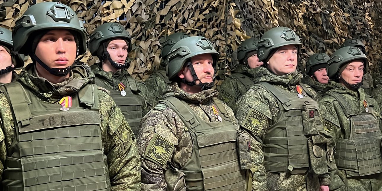 Строй російських солдатів