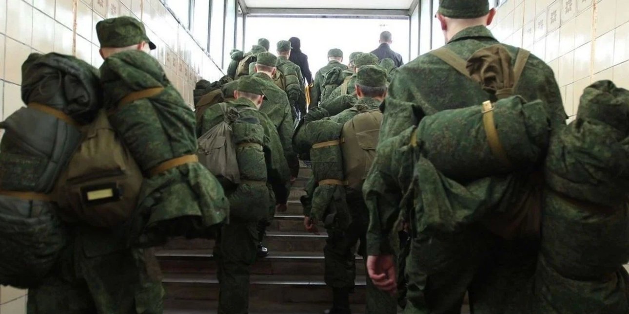 Російські солдати вирушають на фронт
