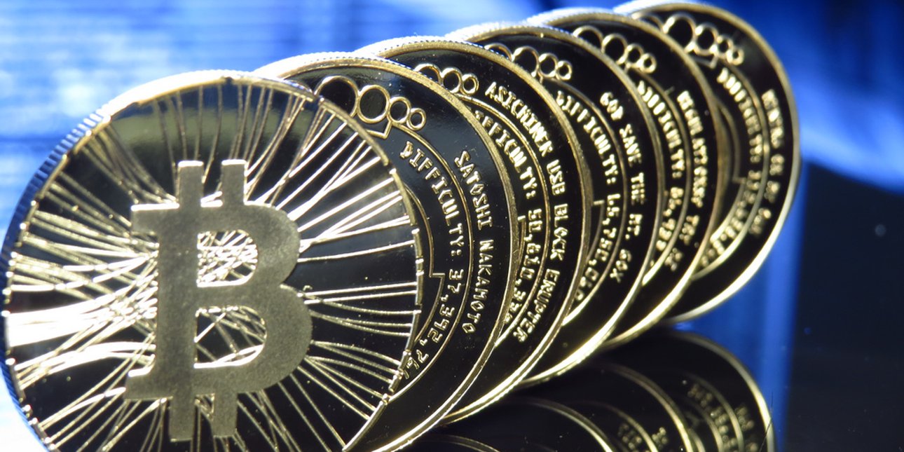 Фото: flickr.com / Physical bitcoin statistic coin Antana