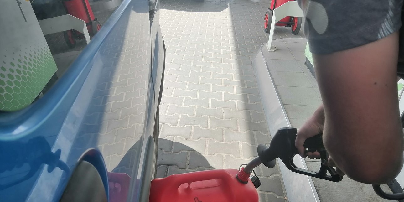 автомобиль АЗС