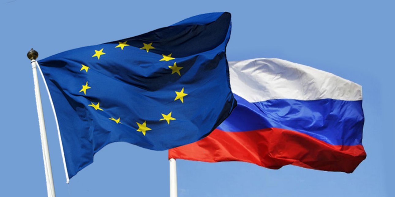 Флаги ЕС и России