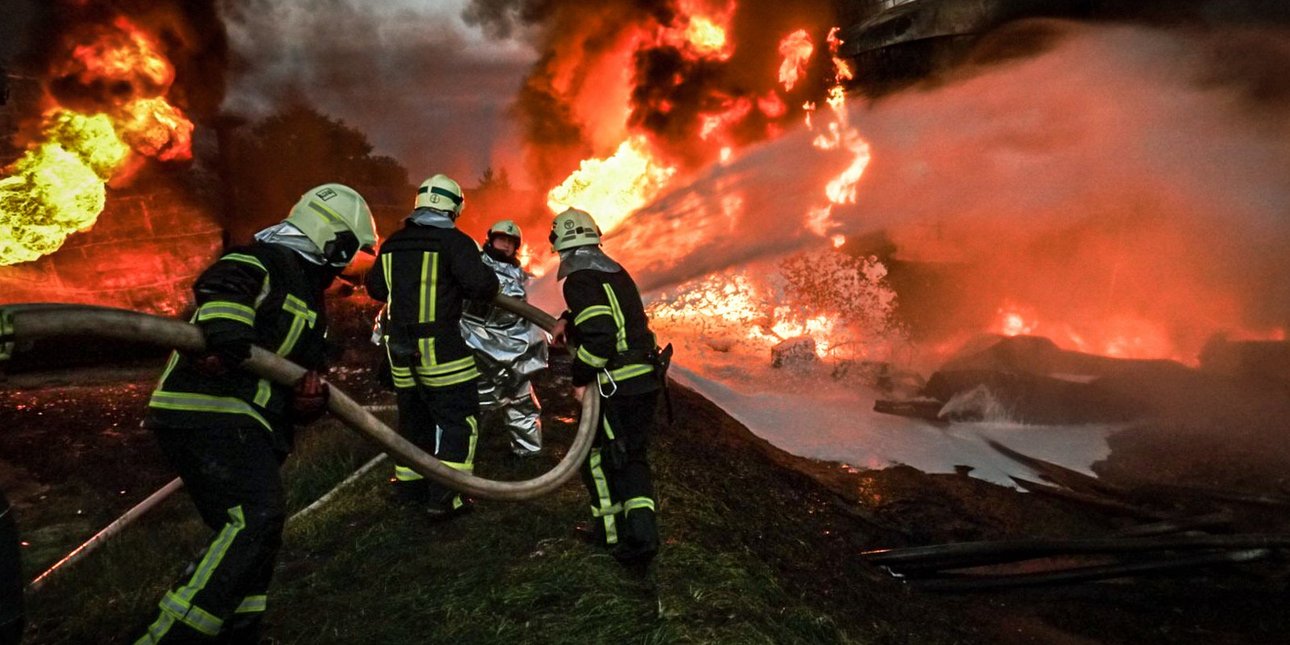 ракетный удар, война, пожар