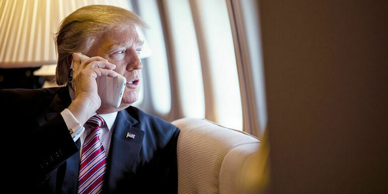 трамп, самолет, телефон