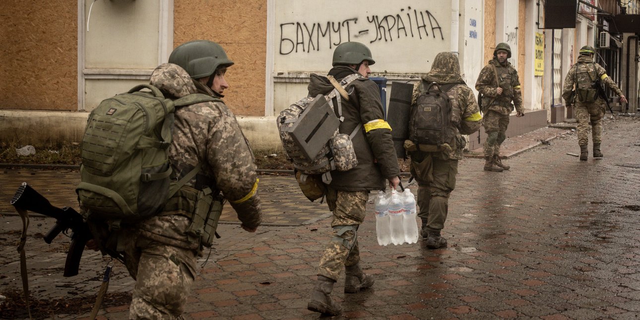 ситуація в бахмуті, все готуються покинути бахмут, вугледар, бахмут, окупанти штурмують бахмут, бахмут зливають, бахмут готуватися злити, бої за бахмут, залужний, стратегія залежного, оборона бахмута