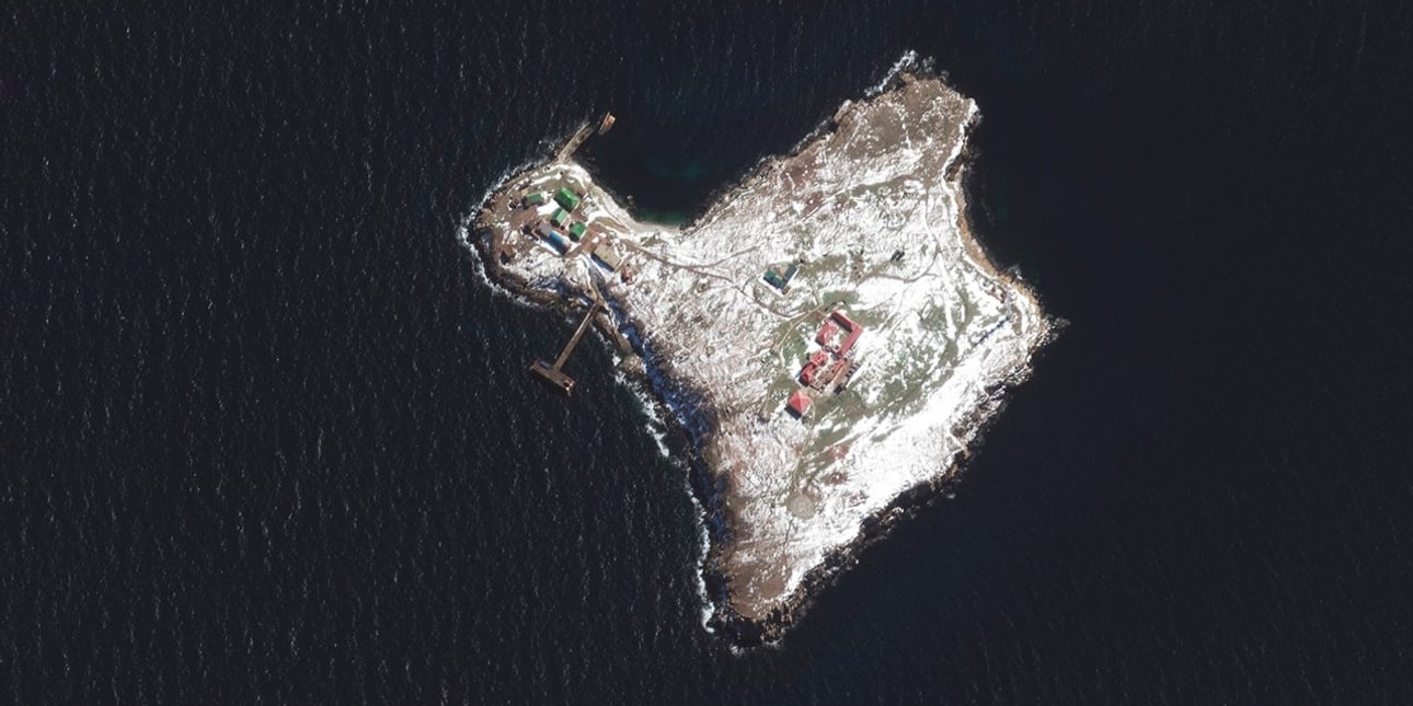 Остров, Змеиный