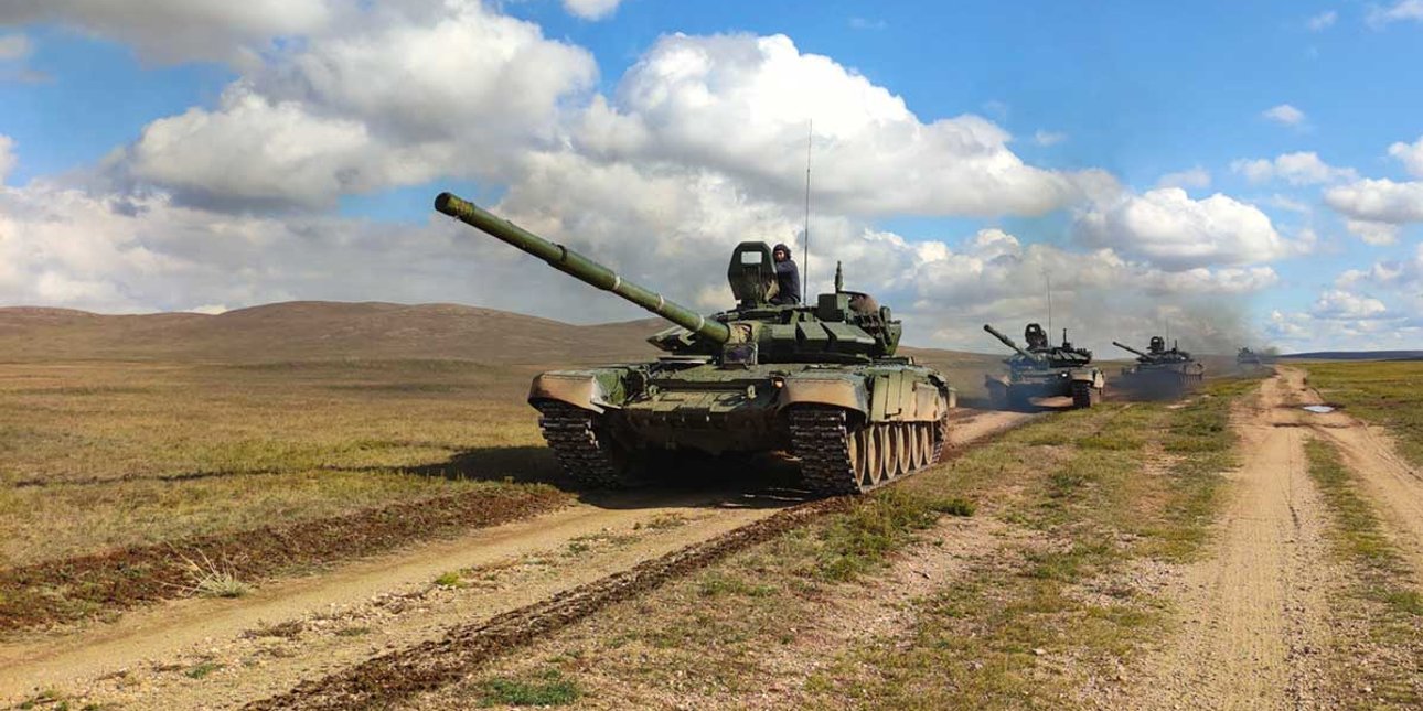 Колона російських танків