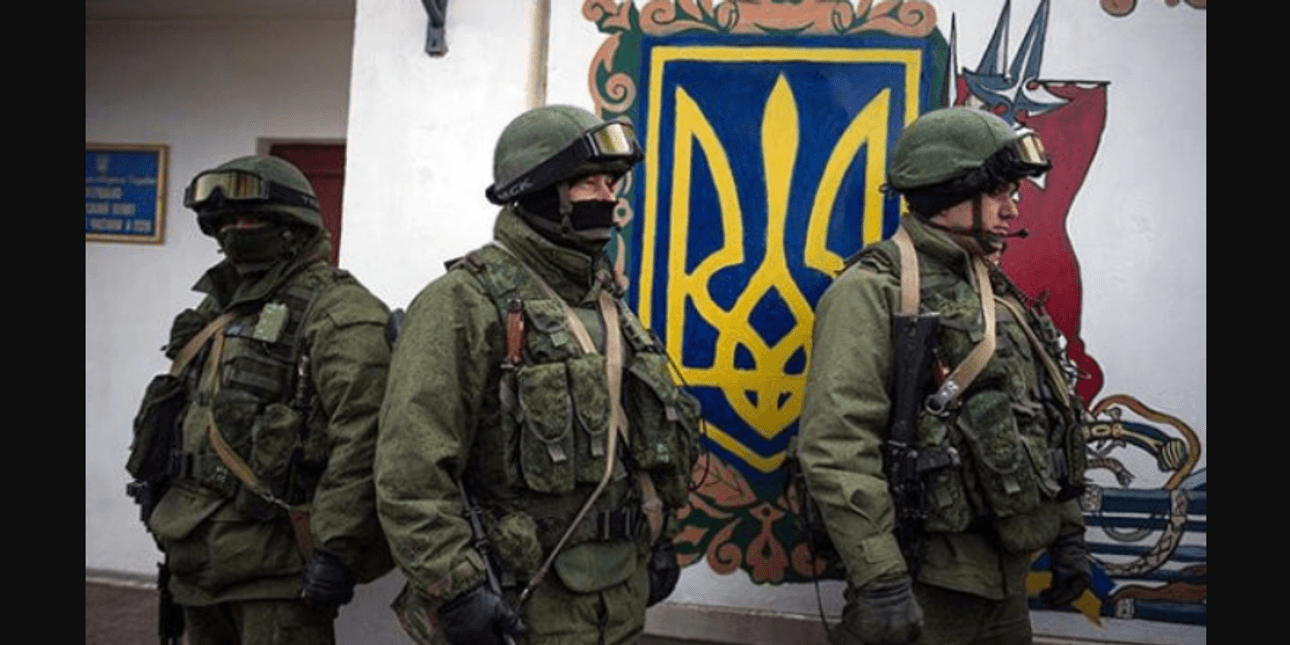 Російські війська без розпізнавальних знаків у Криму