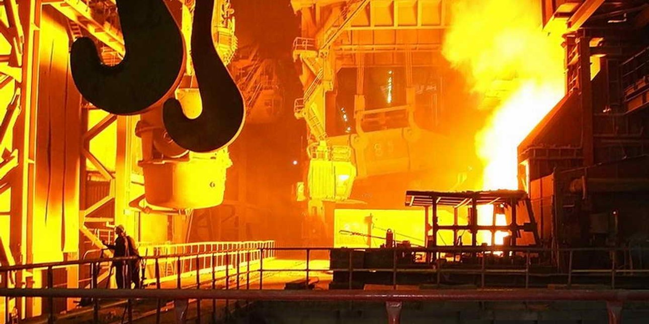 В одном из цехов предприятия "Запорожсталь"