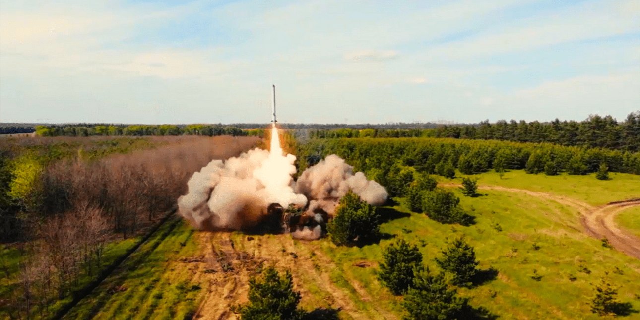 Пуск російської балістичної ракети Іскандер