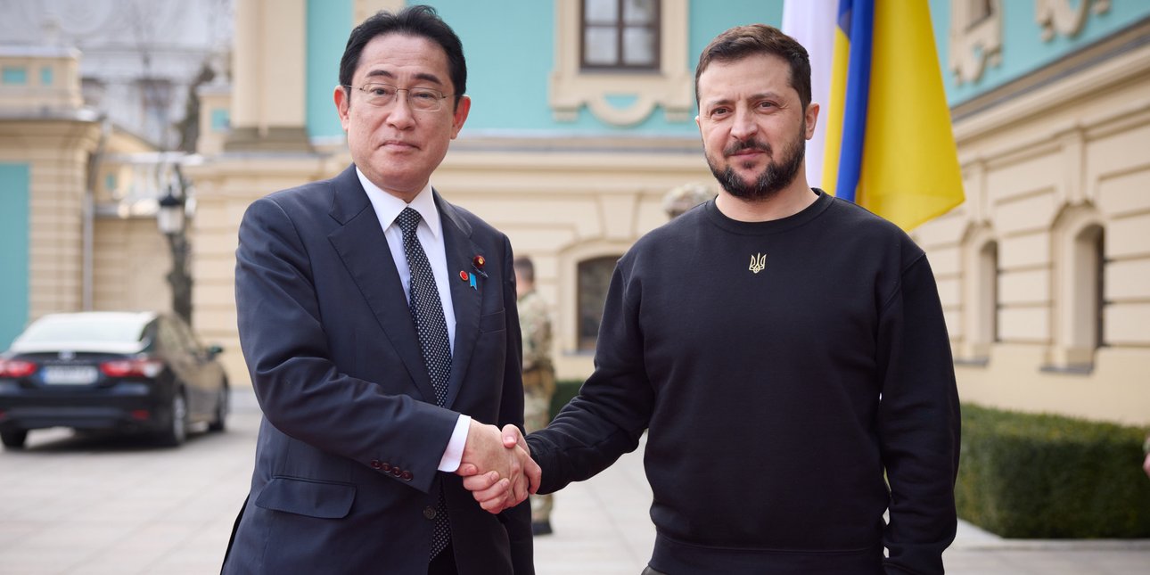 Фумио Кисида, премьер-министр Японии, премьер-министр Японии Фумио Кисида и Владимир Зеленский, премьер-министр Японии в Киеве, Япония Украина