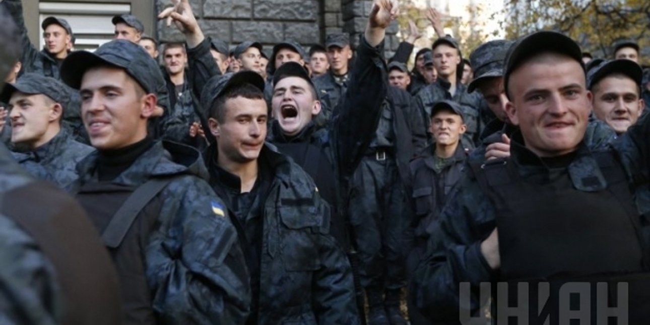 Пикет возле АП 13 октября / Фото:УНИАН