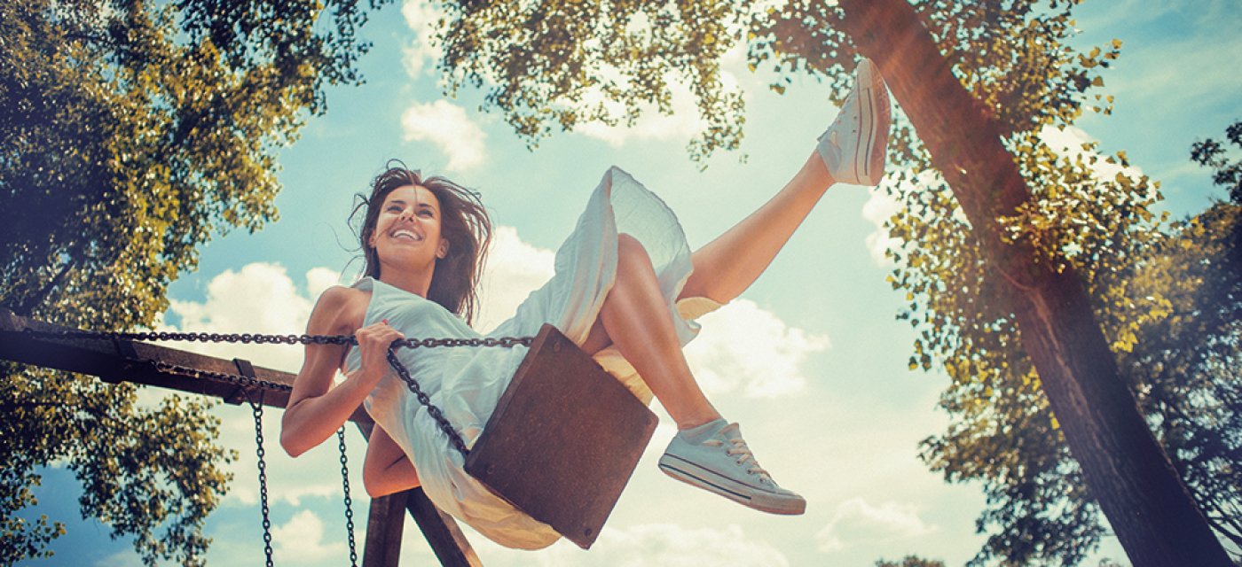 И только небо тебя поманит синим взмахом её крыла… Как по