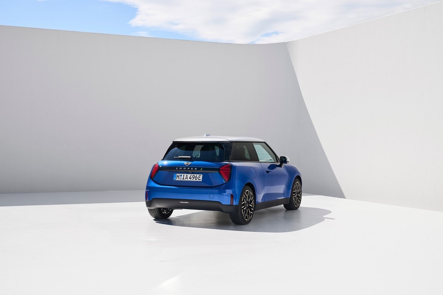 Нові Mini Cooper і Countryman 2024 представлені офіційно