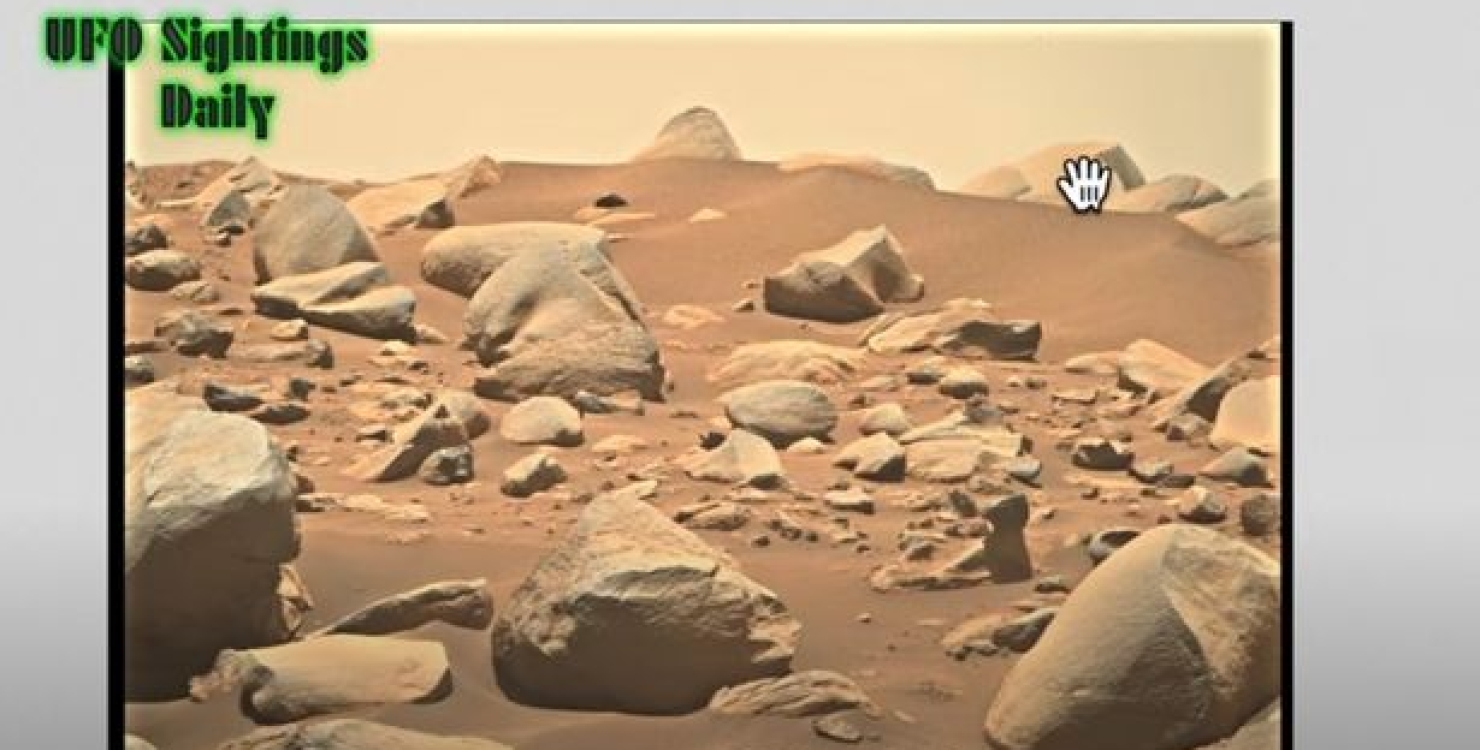 Двері два метри на Марсі: загадковий прохід всередину пагорба