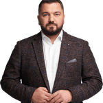 Руслан Рохов