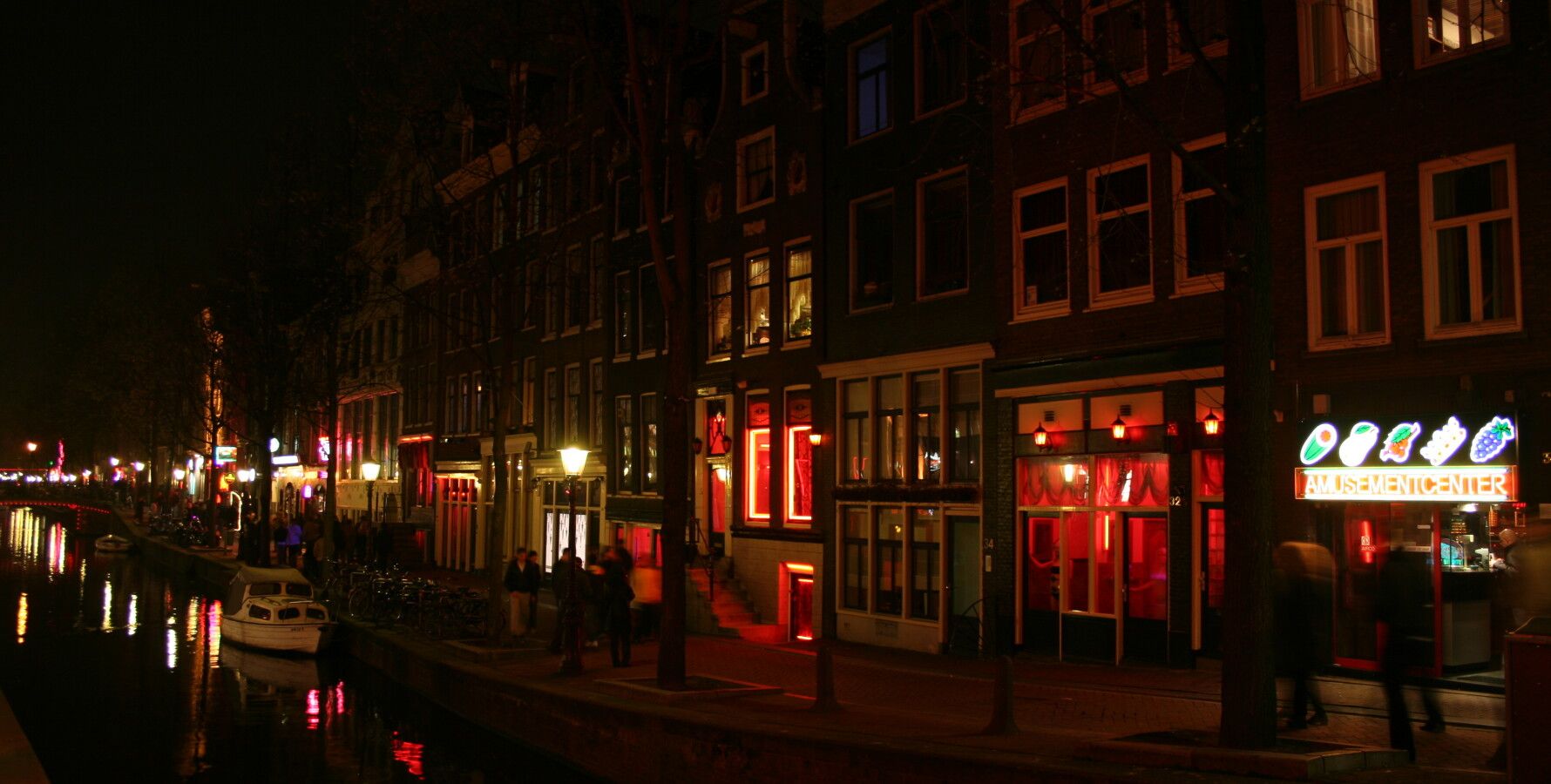Амстердам улица красных фонарей фото девушек