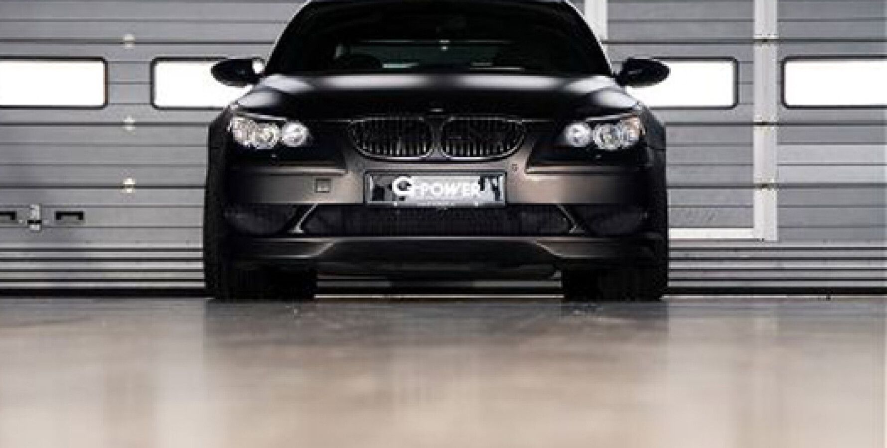 Разбитая bmw m5