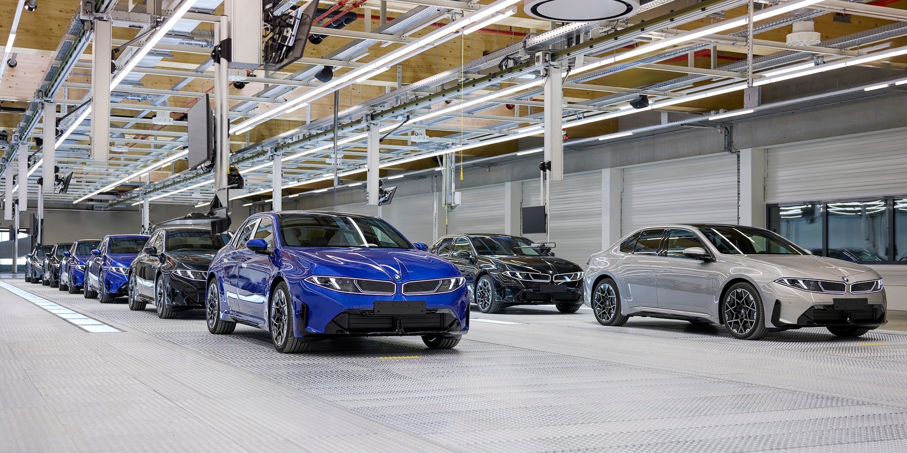 Електрична альтернатива «трійці»: новий седан BMW i3 почали виробляти в Німеччині