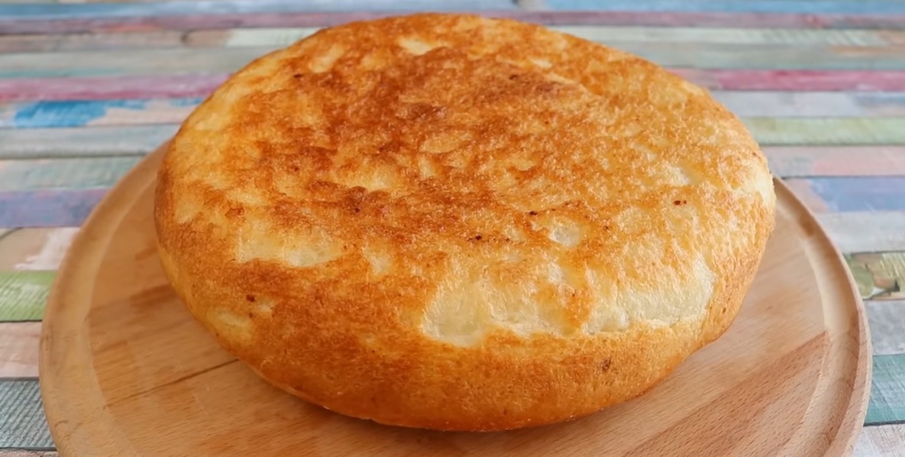 Хлеб из кукурузной муки, приготовленный на сковороде