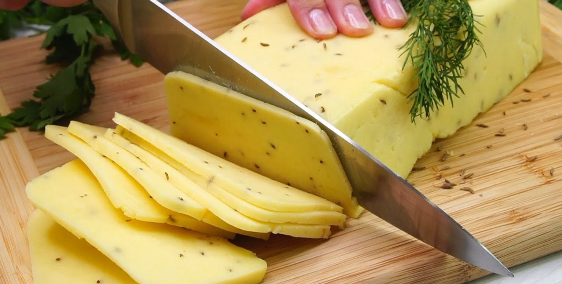Вкусный домашний сыр. Сыр твердый. Домашний сыр. Вкусный твердый сыр. Сыр твердый фото.