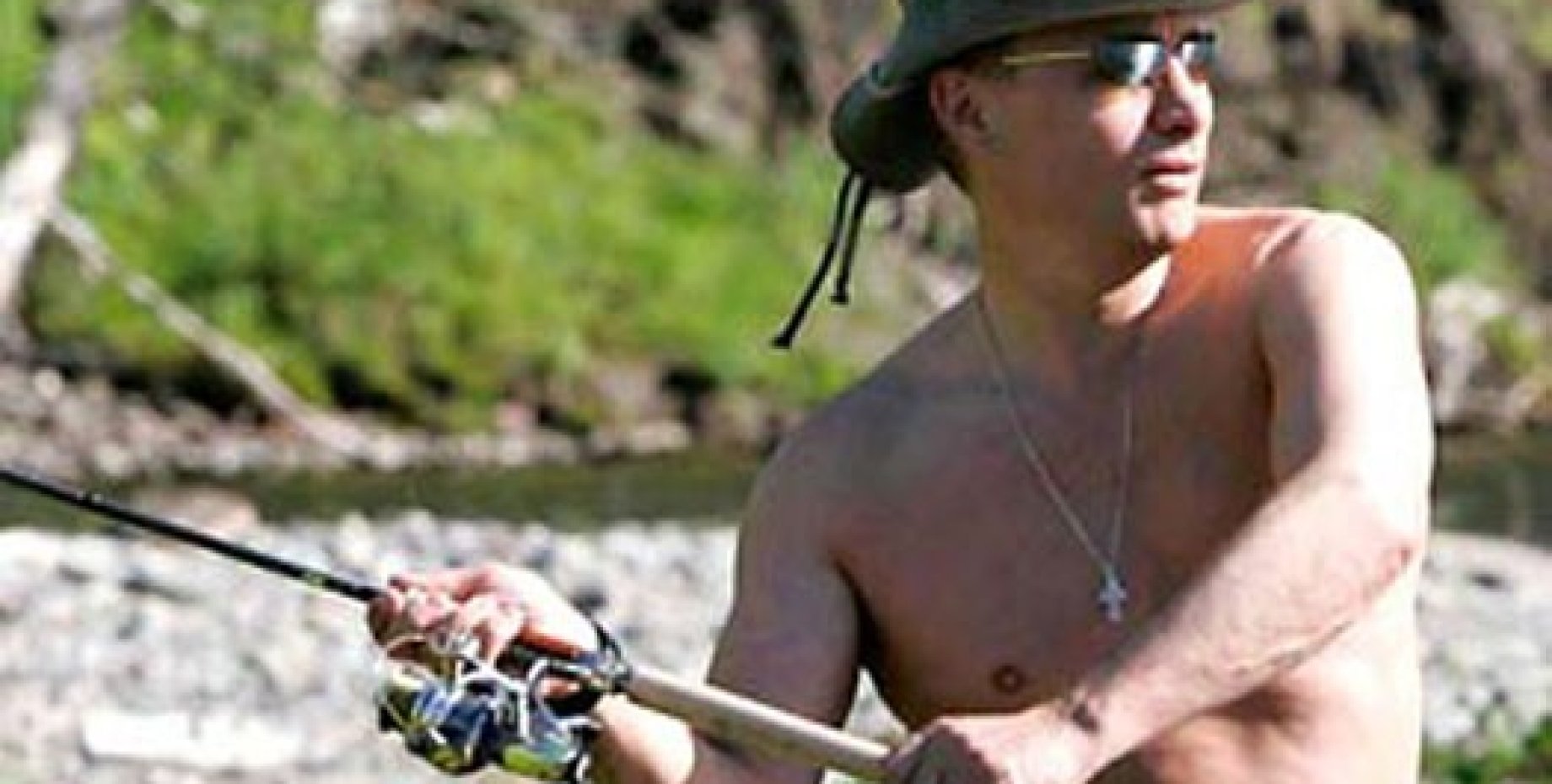 Владимир Путин рыбачит
