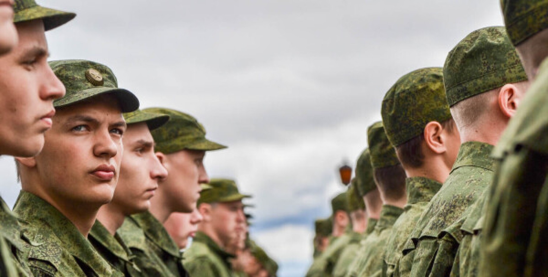 Увеличат ли срок. Призывник я призываю тебя. Дают ли в армии отпуск. Сколько призывали в армию человек в 2009.