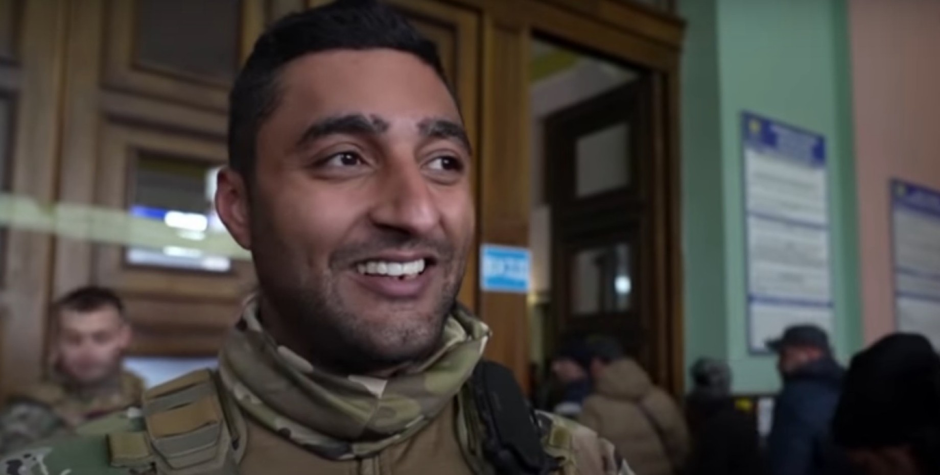 видео доброволец