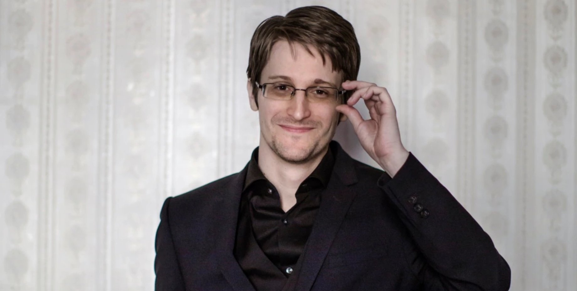 Сноуден фото. Эндрю Сноуден. Эндон Сноуден.