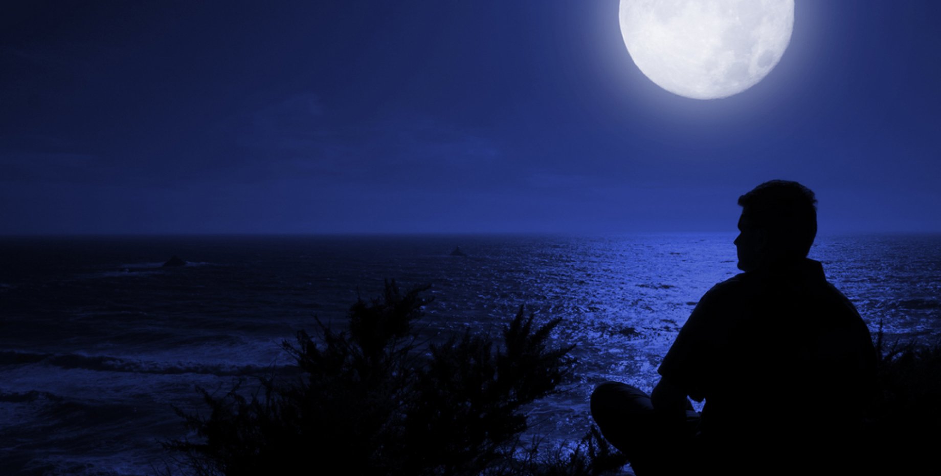Луна мужчины в трине. Луна. Одиночество в ночи. Лунная ночь. Луна одиночество.