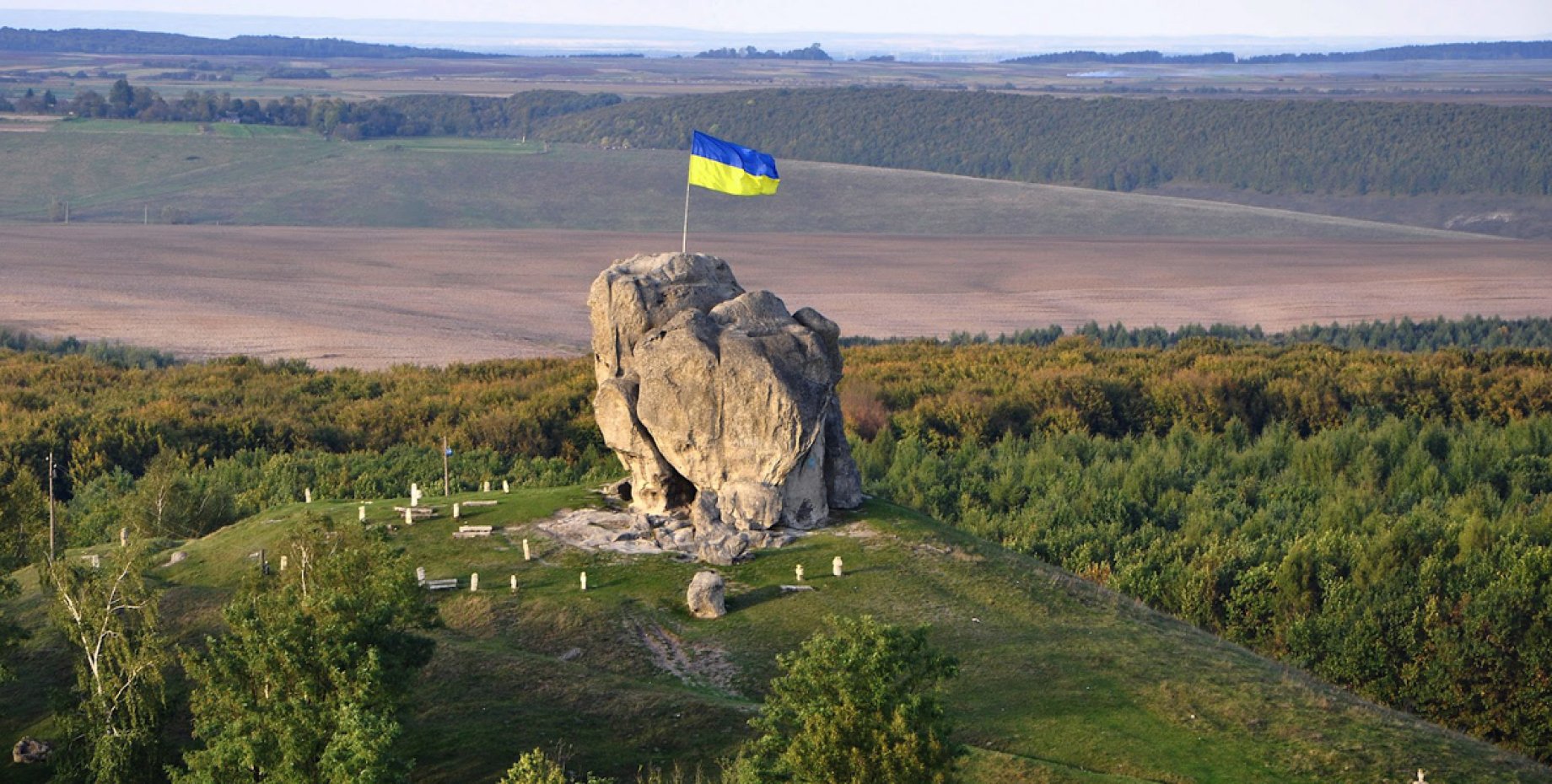 Место украины. Село Подкамень Львовская область. Подкамень Украина. Львовская область Украина природа. Львовская область горы.