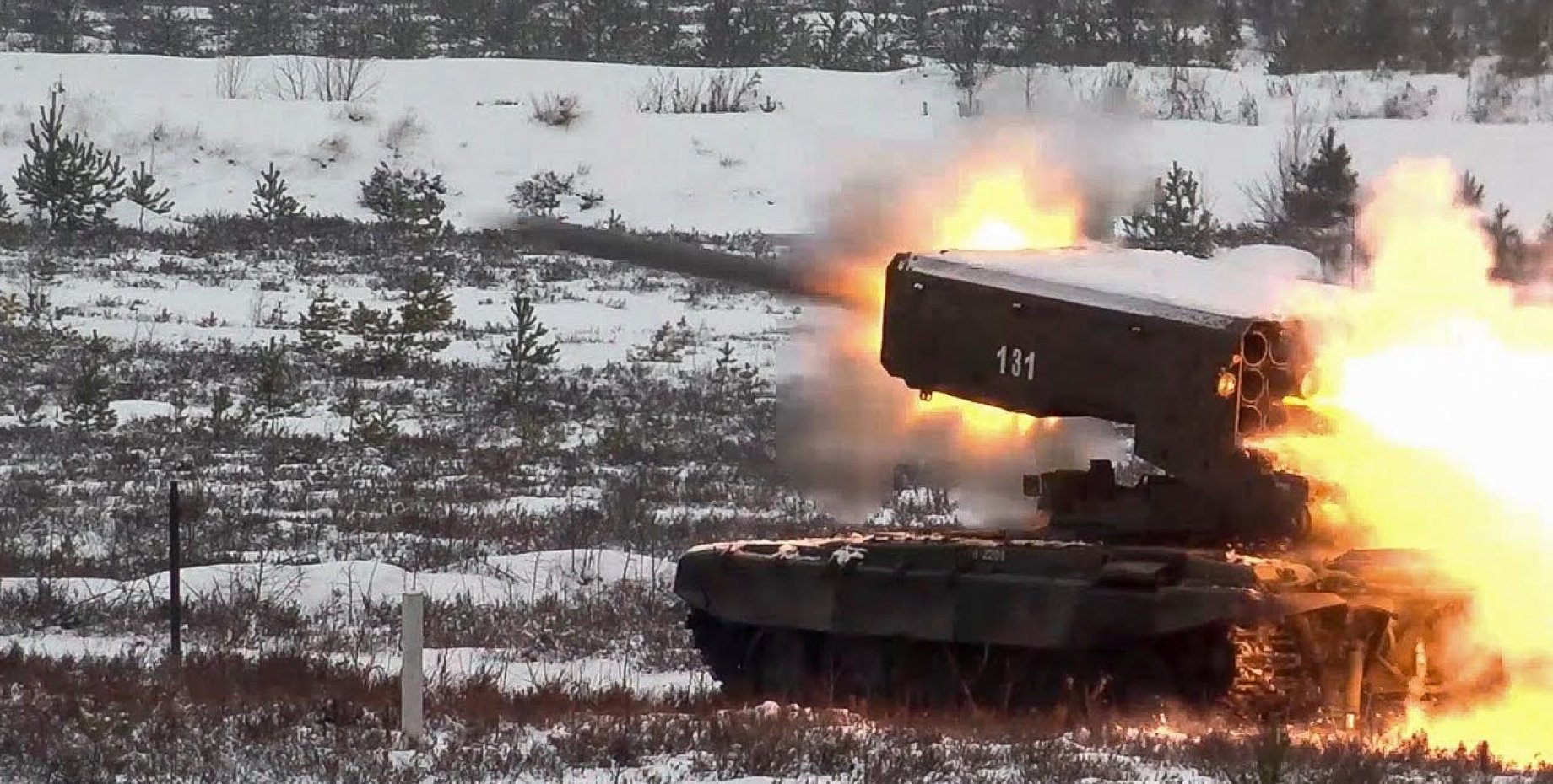 Видео стрельбы. ТОС-1а Солнцепек. РСЗО ТОС-1а «солнцепёк» в Сирии. Тяжёлая огнемётная система ТОС-1а Солнцепек. ТОС-1а Солнцепек стрельба.